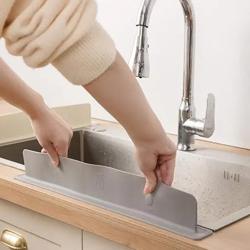 NESLEMY™ Silicone Sink Splash Guard – Non-Slip Water Barrier with Suction Cups for Kitchen Sinks, Dishwashing & Countertops
